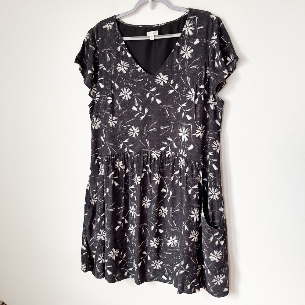 Garnet‎ Hill Summer Day V Neck Drop Waist Dress Black Floral Women 18 Fall - Picture 2 of 14